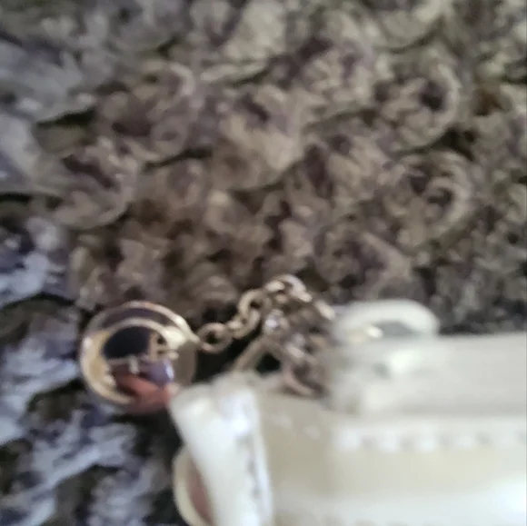 EUC Gucci Cream Tote Bag - Picture 11 of 14